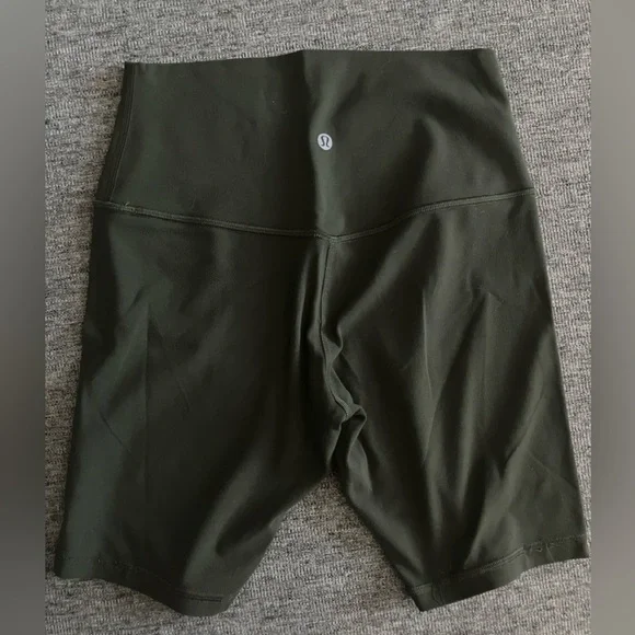 Lululemon Align 8” short - size 6 - Olive green - Picture 2 of 6